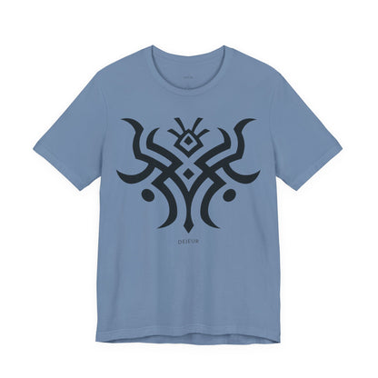 Tribal Crescent Horns - T-Shirt