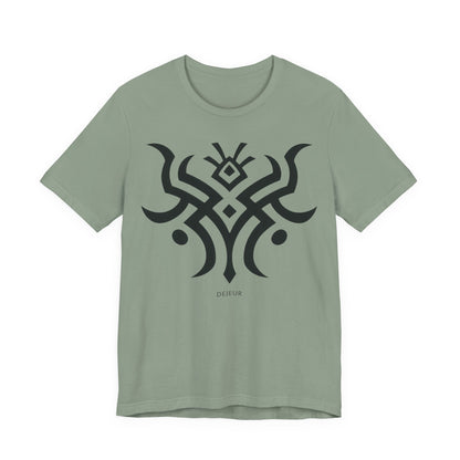Tribal Crescent Horns - T-Shirt