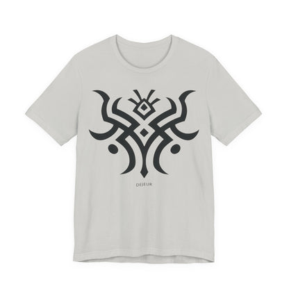Tribal Crescent Horns - T-Shirt